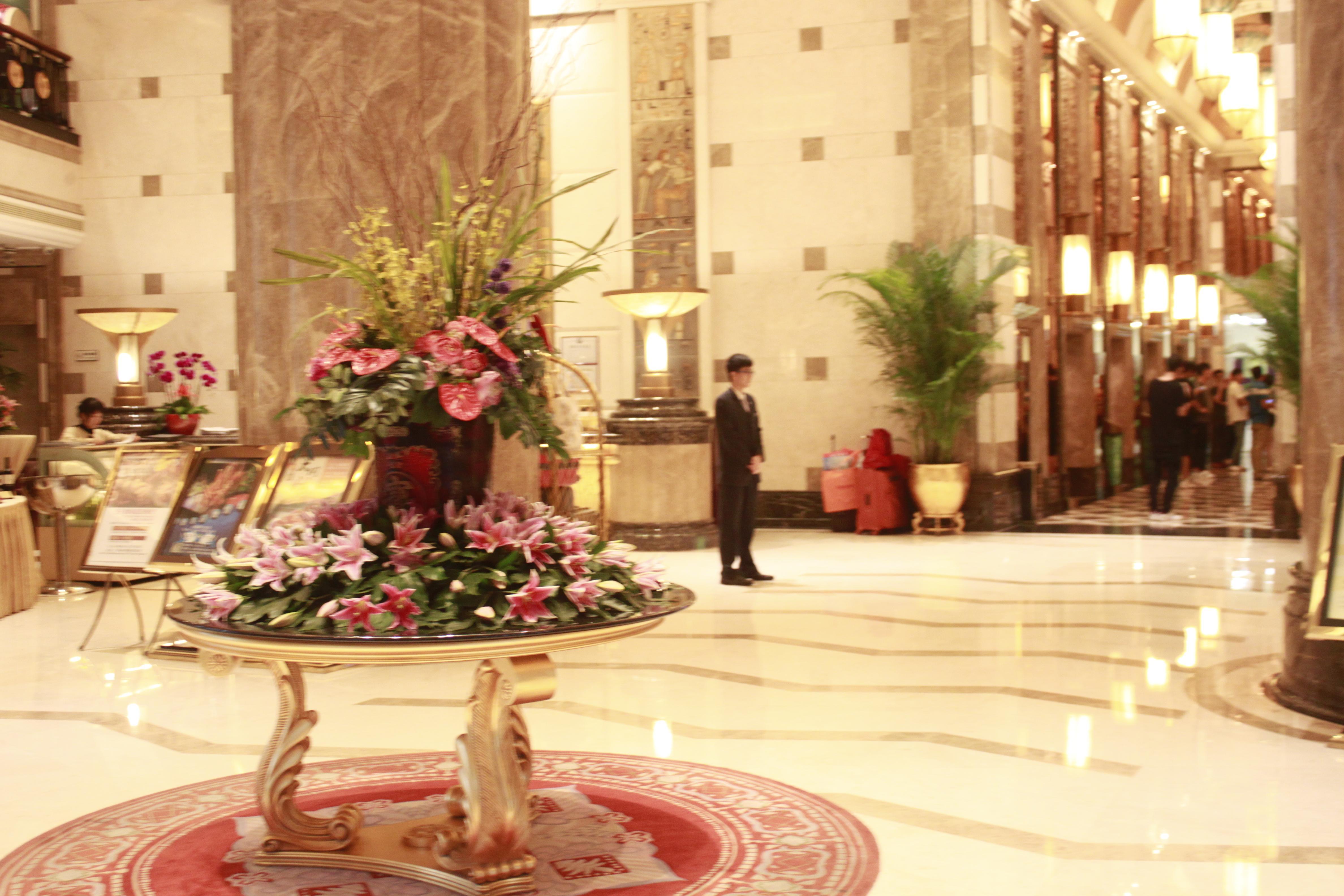 Royal Mediterranean Hotel Guangzhou Exteriör bild