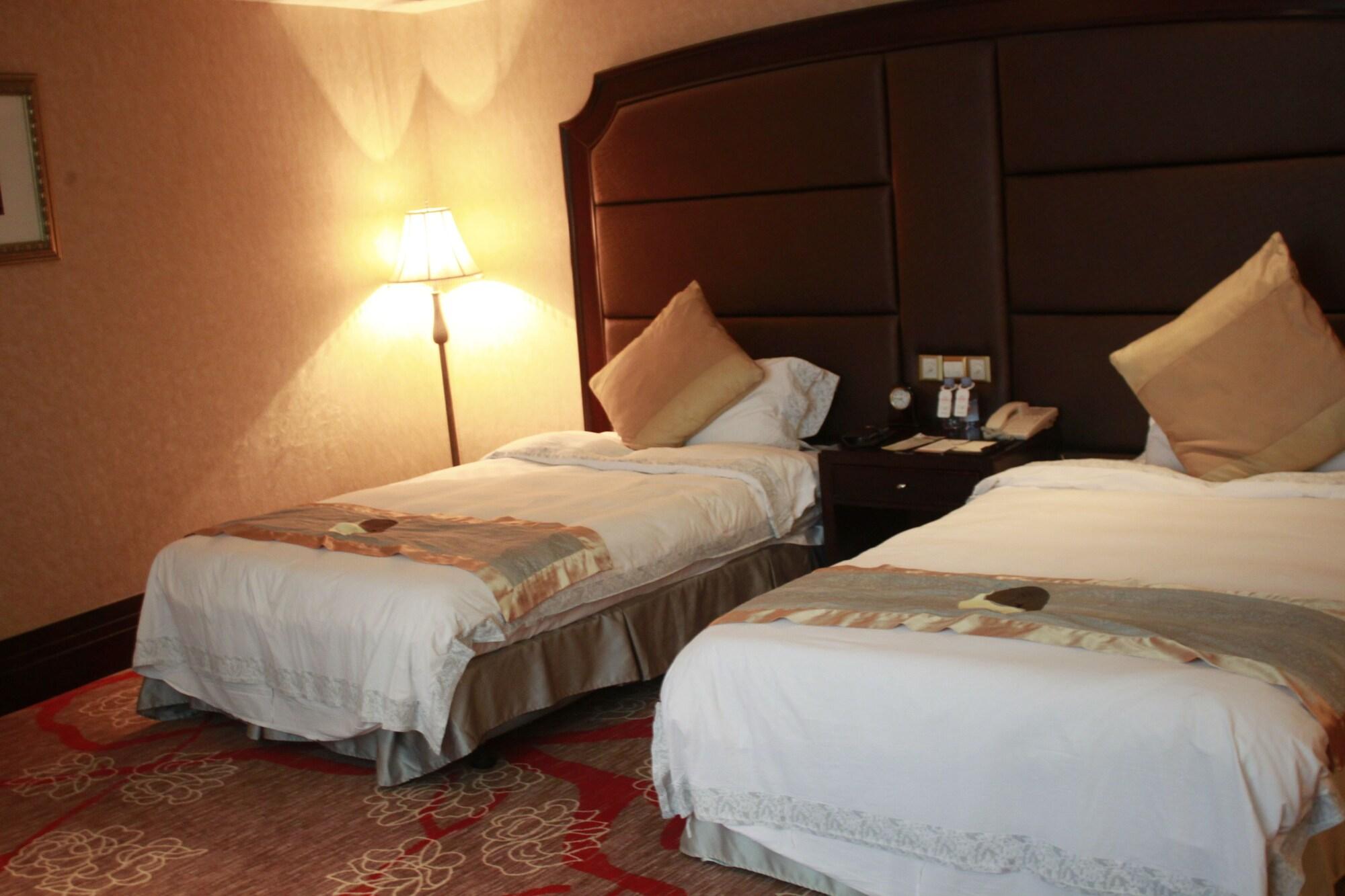 Royal Mediterranean Hotel Guangzhou Exteriör bild