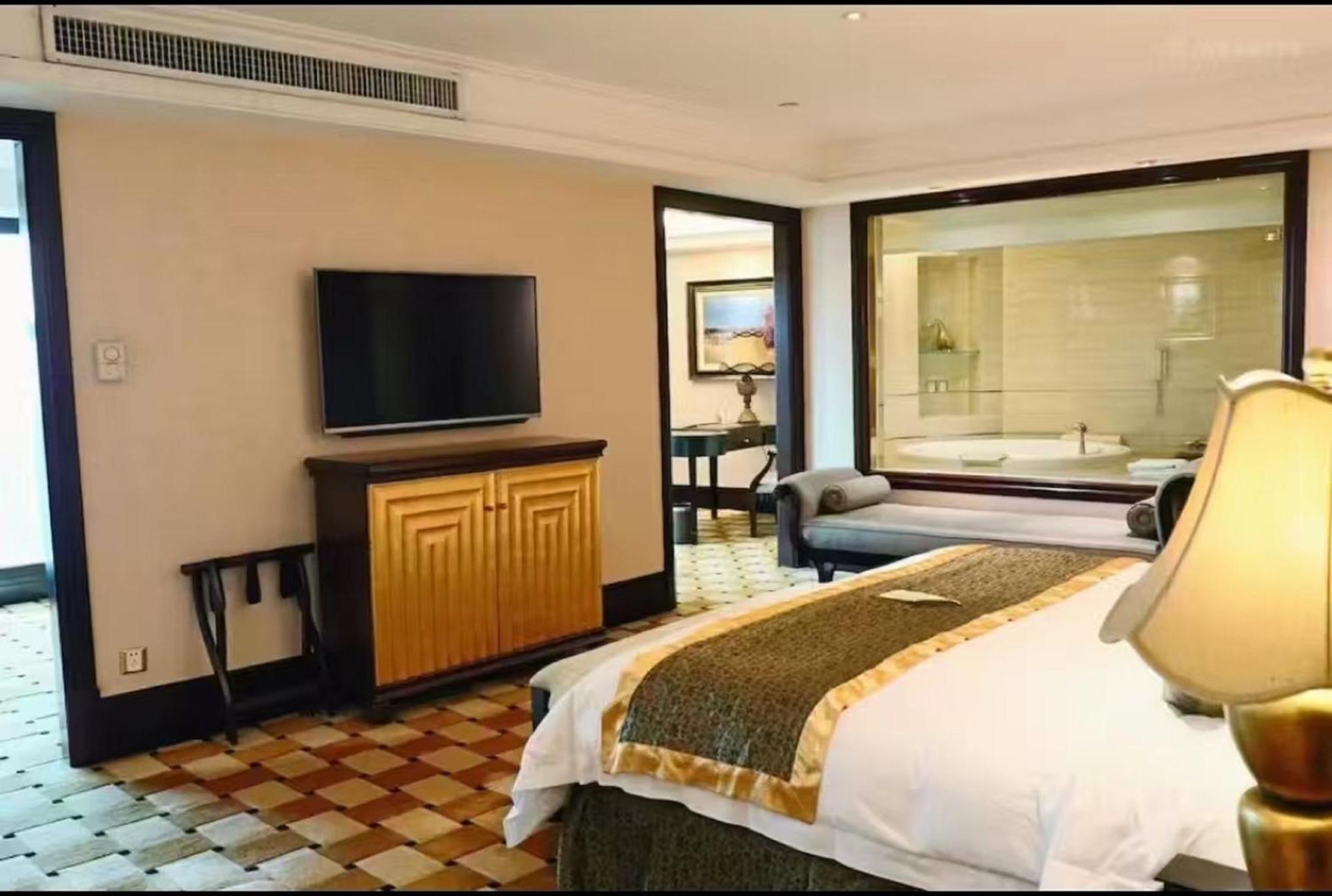 Royal Mediterranean Hotel Guangzhou Exteriör bild
