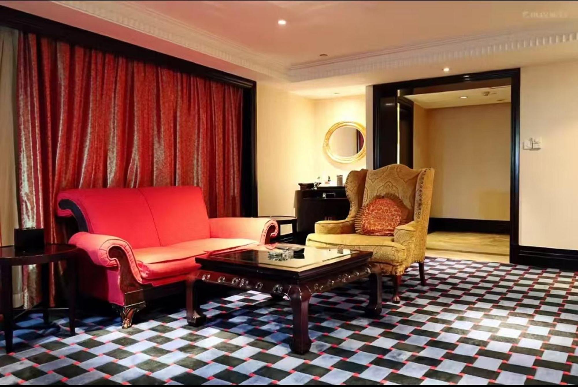 Royal Mediterranean Hotel Guangzhou Exteriör bild
