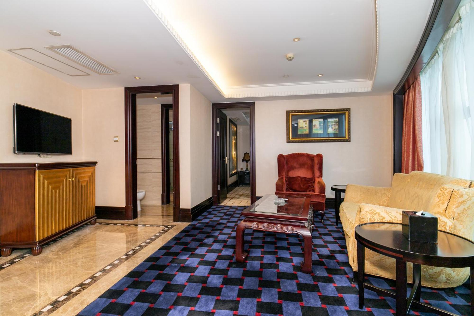 Royal Mediterranean Hotel Guangzhou Exteriör bild