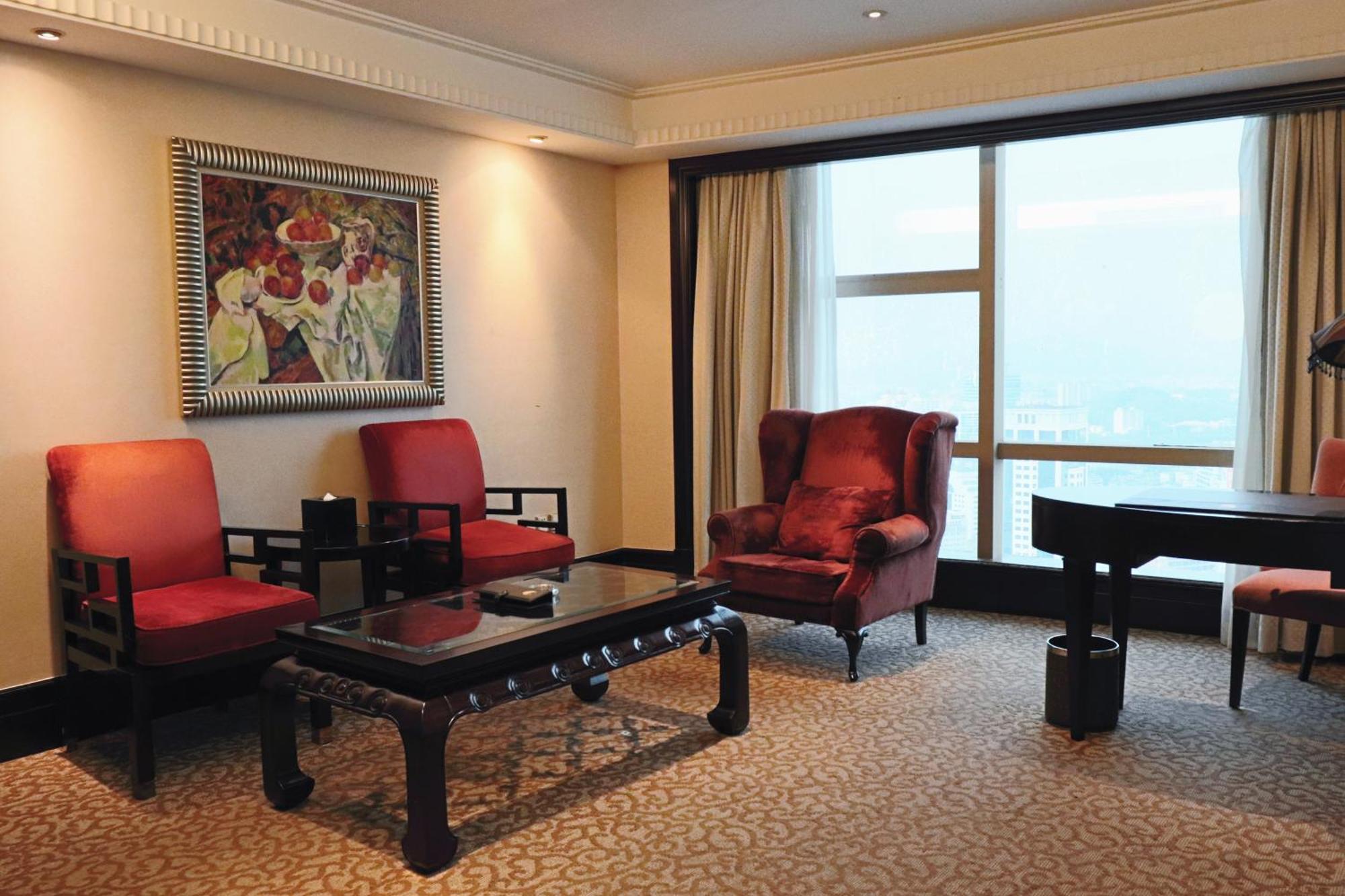 Royal Mediterranean Hotel Guangzhou Exteriör bild