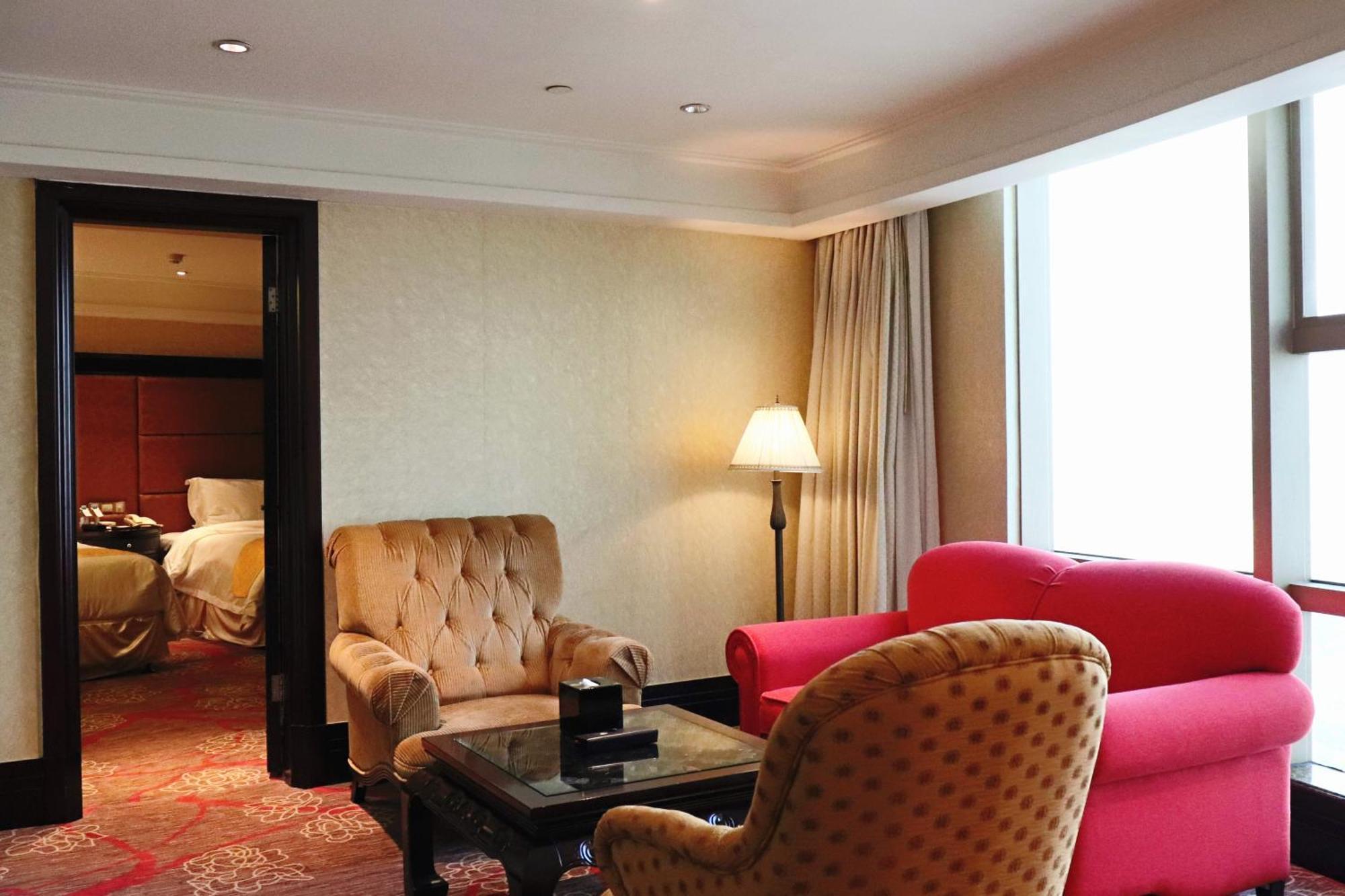 Royal Mediterranean Hotel Guangzhou Exteriör bild