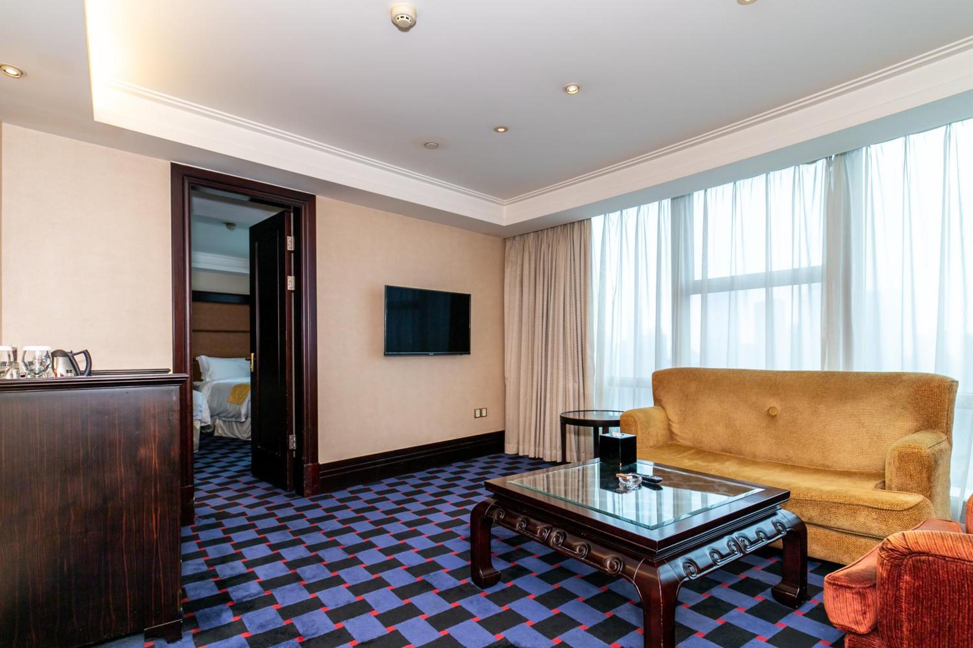 Royal Mediterranean Hotel Guangzhou Exteriör bild
