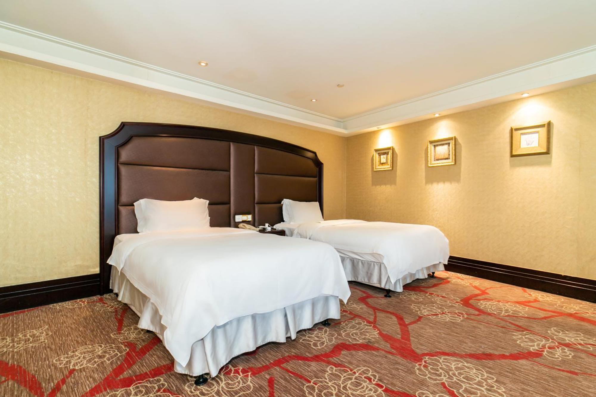 Royal Mediterranean Hotel Guangzhou Exteriör bild