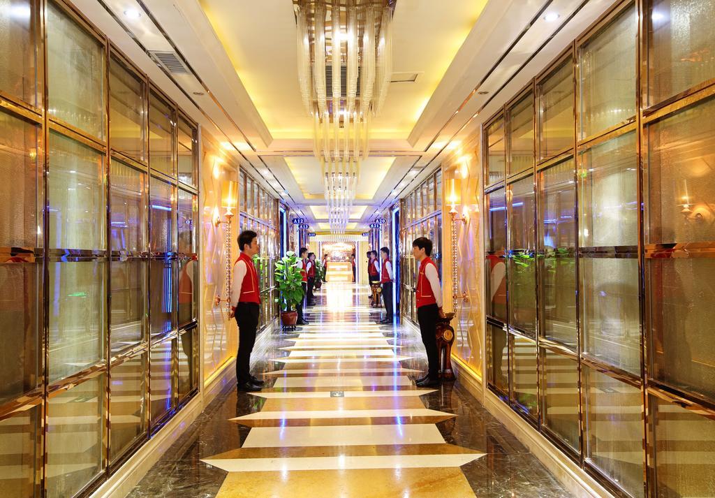 Royal Mediterranean Hotel Guangzhou Exteriör bild